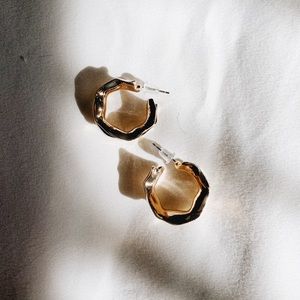 Irregular Vintage style gold hoop earrings ✨